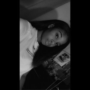 Meet your Posher, Kayla